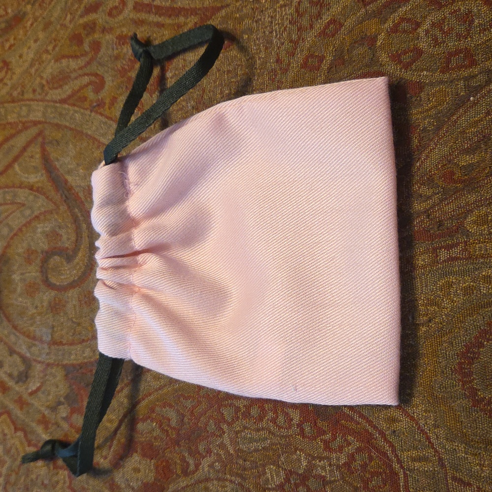Kate Spade NWT Star Earrings - Shimmering Silver $39 Retail w/pink pouch - Picture 5 of 6